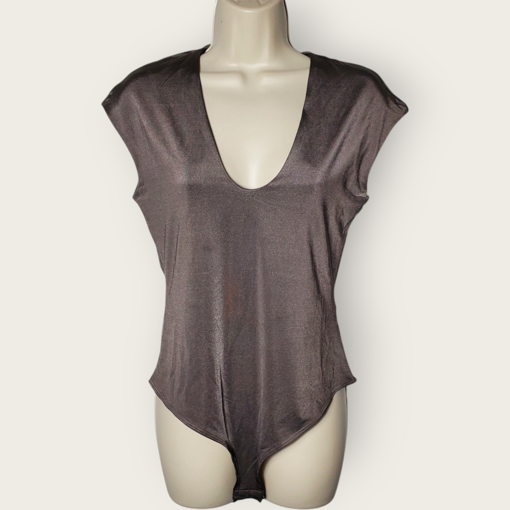 NWT H&M Stretchy Short Sleeve Body Suit Size Medium